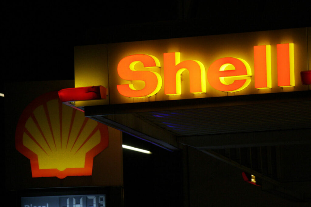 Shell station. B Lab is to launch a formal review following a host of complaints from within the marketing sector about advertising agency Havas' links with Shell.